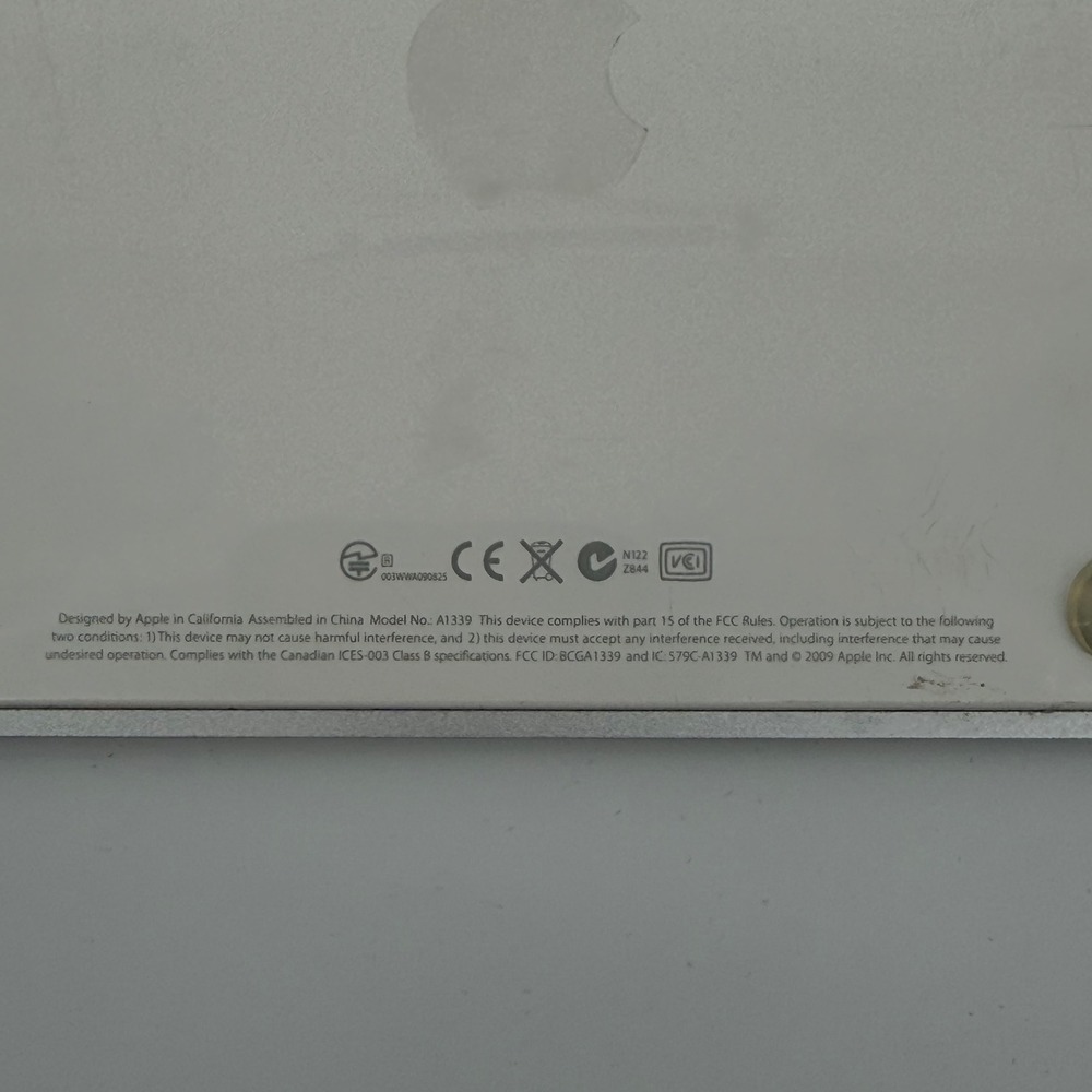 Apple Magic Trackpad Unisex OS Silver A1339 Wireless Bluetooth Multi-Touch - Picture 4 of 7